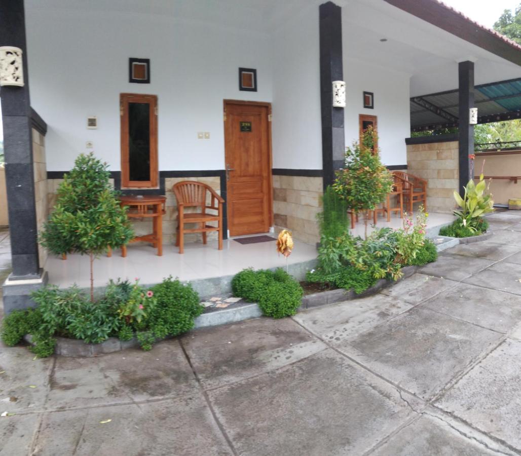 Puri Raka Villa - B&B