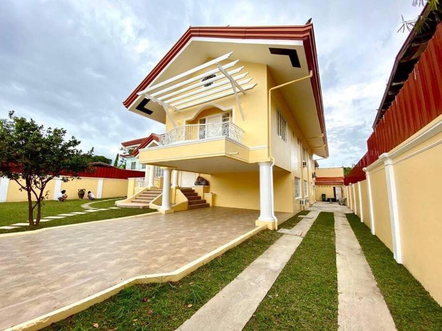 B&B Davao - Big & Elegant w/Nice Location nr SM &Ateneo Matina - Bed and Breakfast Davao