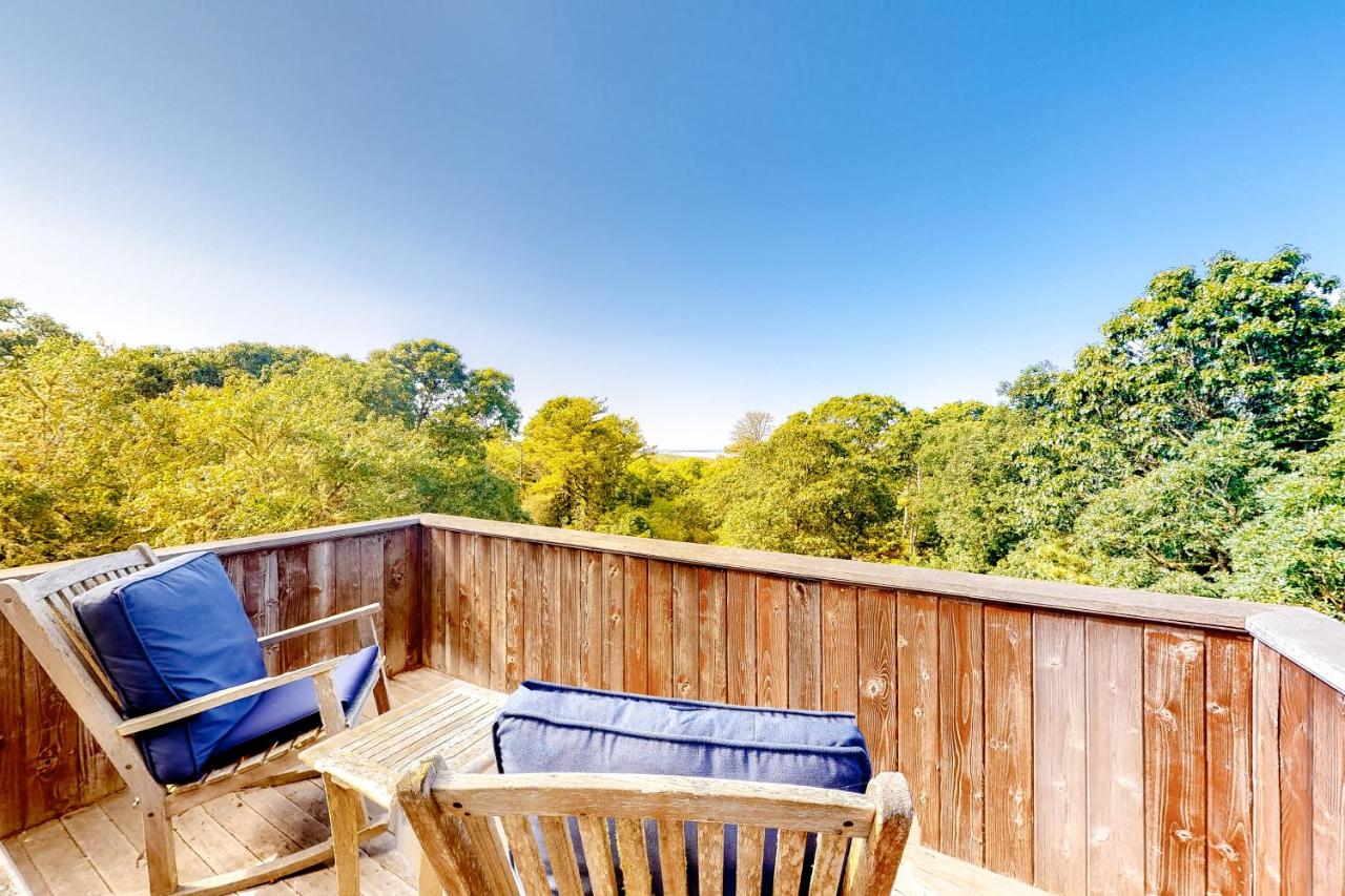 Lady Slipper Hill - B&B Chilmark