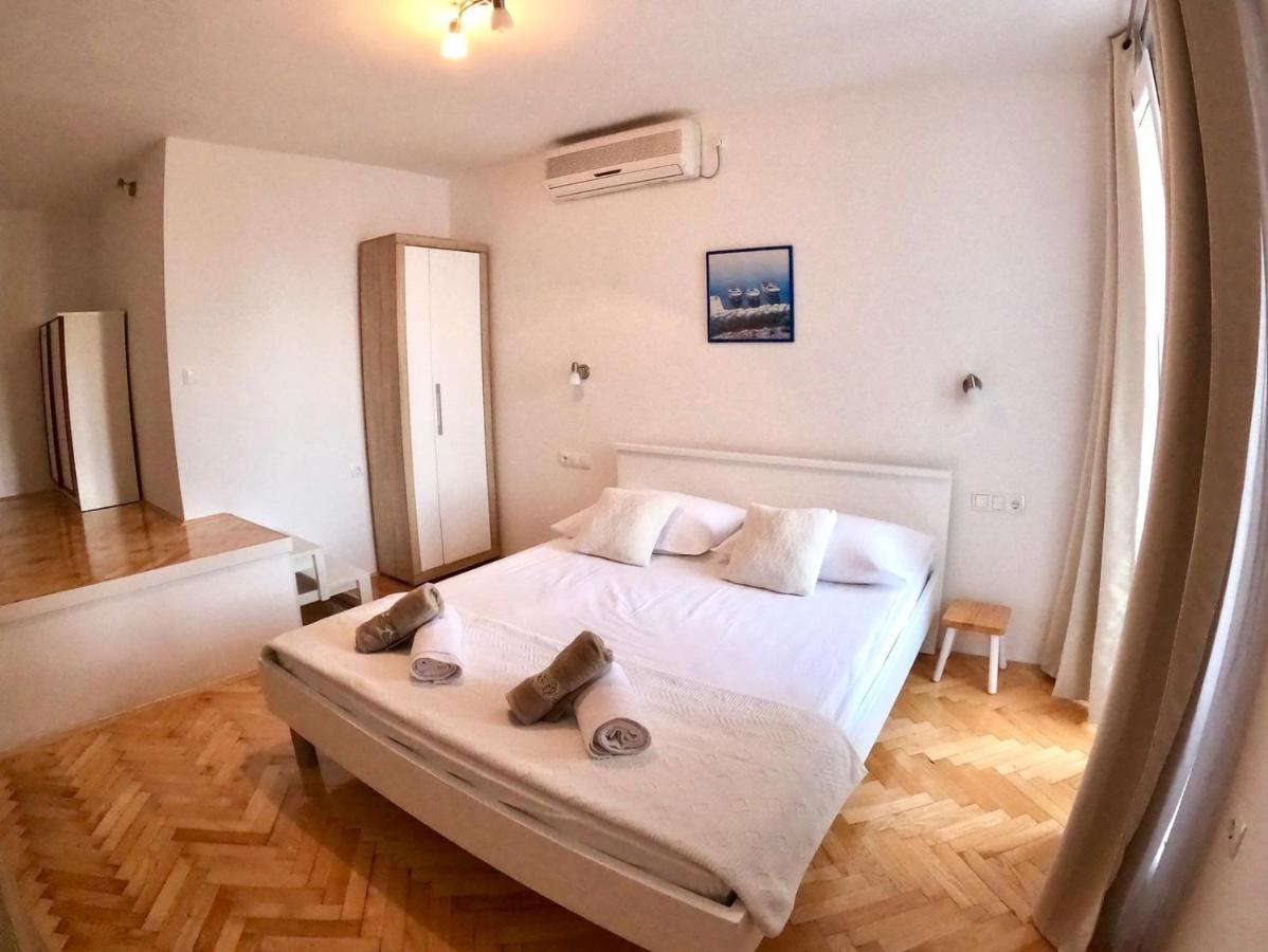 Apartamento con balcón