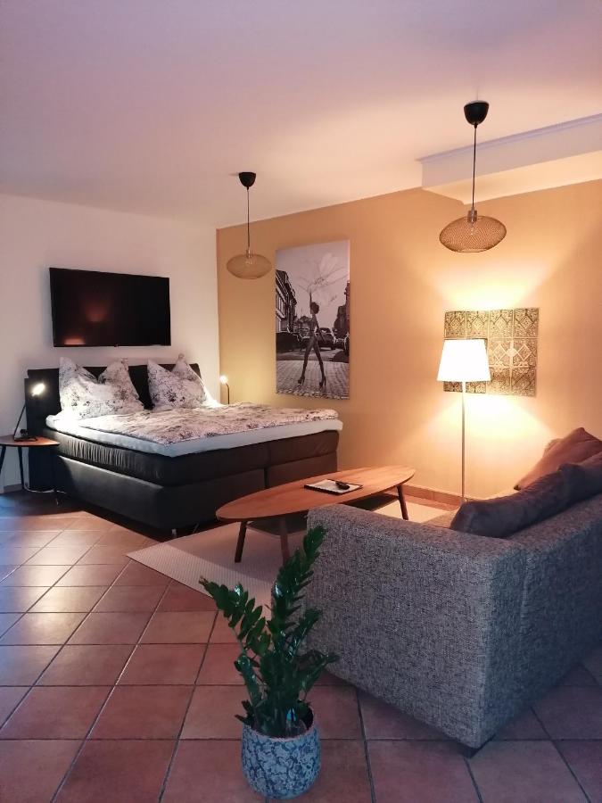 B&B Hinzenbach - Ferienwohnung Schuhmann mit Wintergarten und Garten Therme Aquapulco und IKUNA Erlebnispark, ZOO Schmiding 20 min mit Auto entfernt AB 3 NÄCHTE BUCHBAR - Bed and Breakfast Hinzenbach