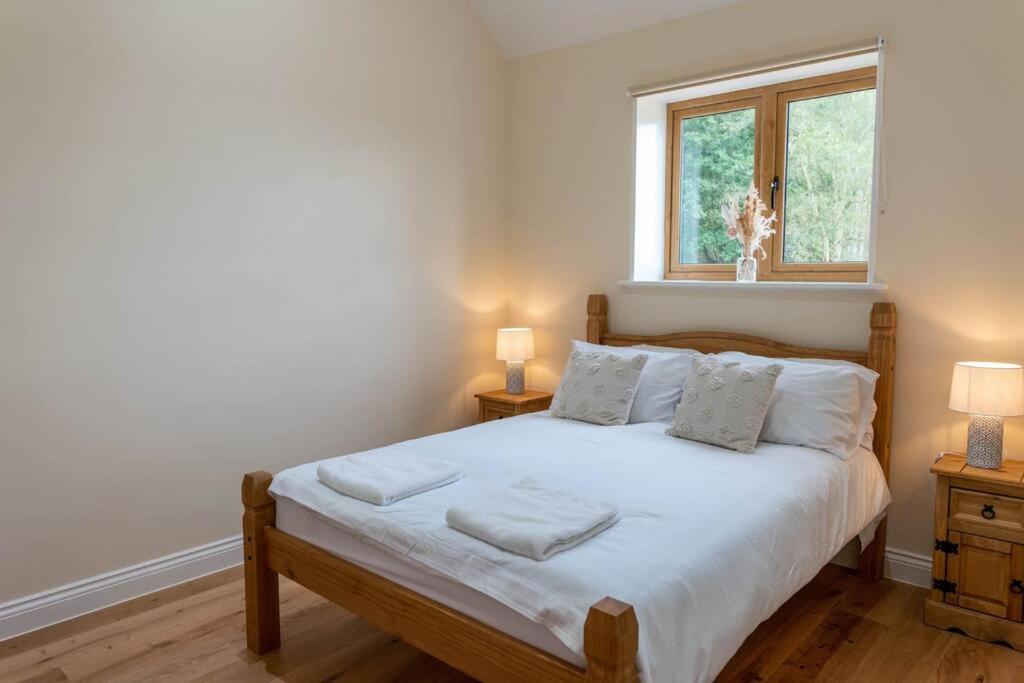 Beautiful barn conversion surrounded by woodland near Newark Show-ground - B&B Stapleford