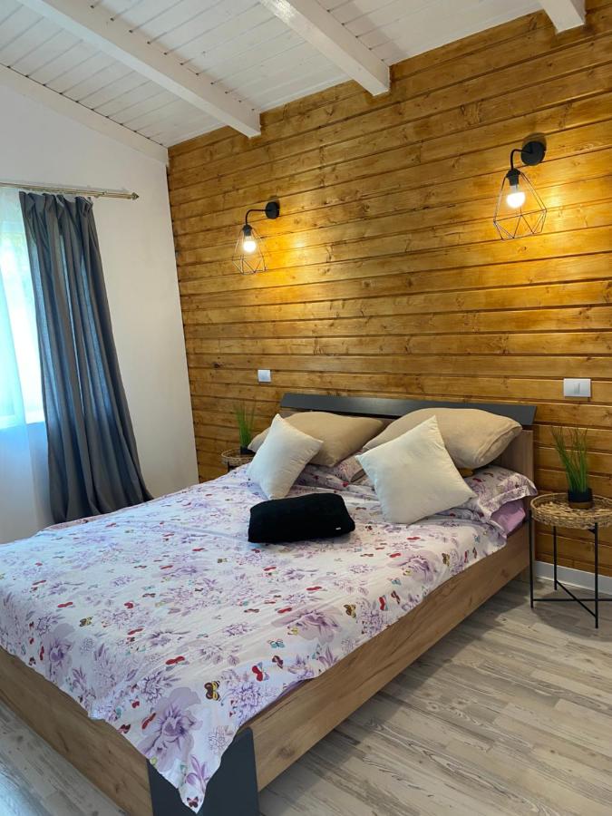 Cabana EvAy - Bed and Breakfast