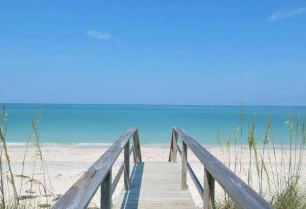 B&B Sarasota - Charming Studio Unit Across from Lido Key Beach - Bed and Breakfast Sarasota