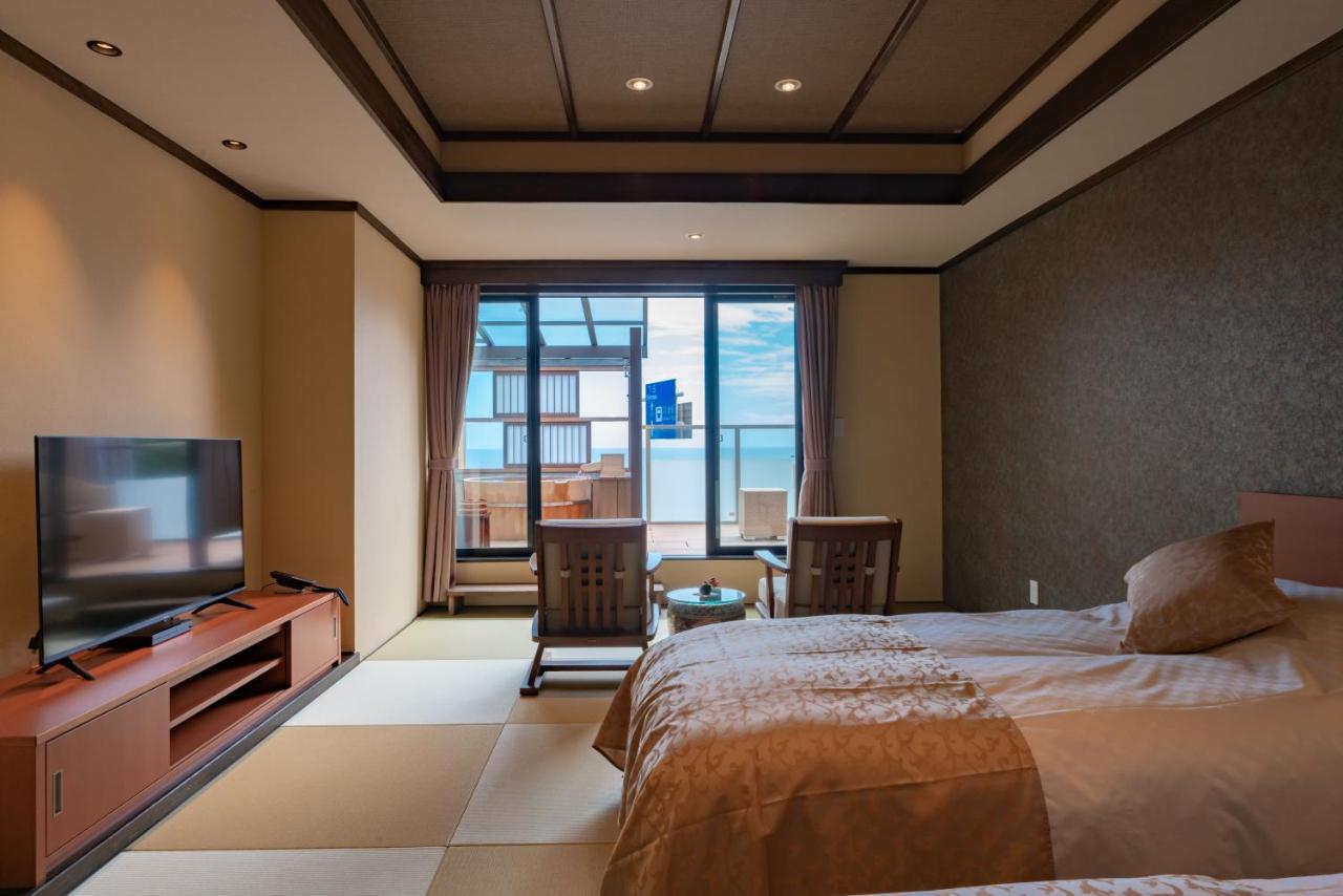 Standard Corner Room with Open-Air Bath - Ocean View