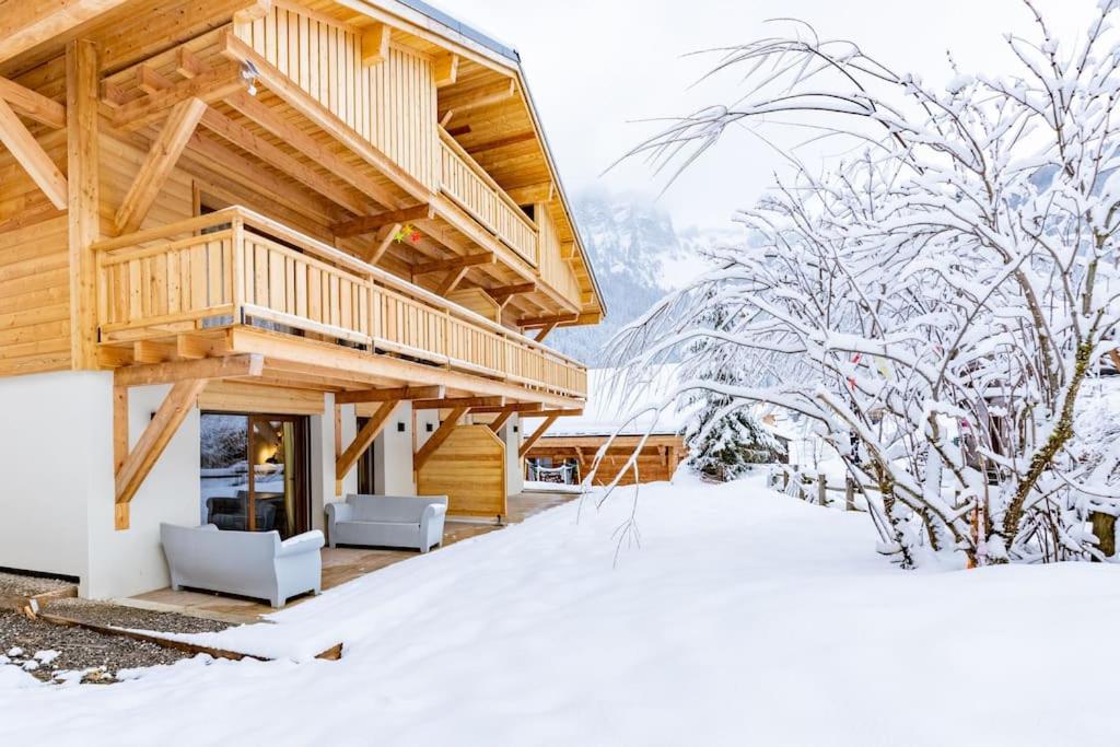 Morzine - Stylish 2 bed apartment near Les Prodains Gondola - B&B Morzine