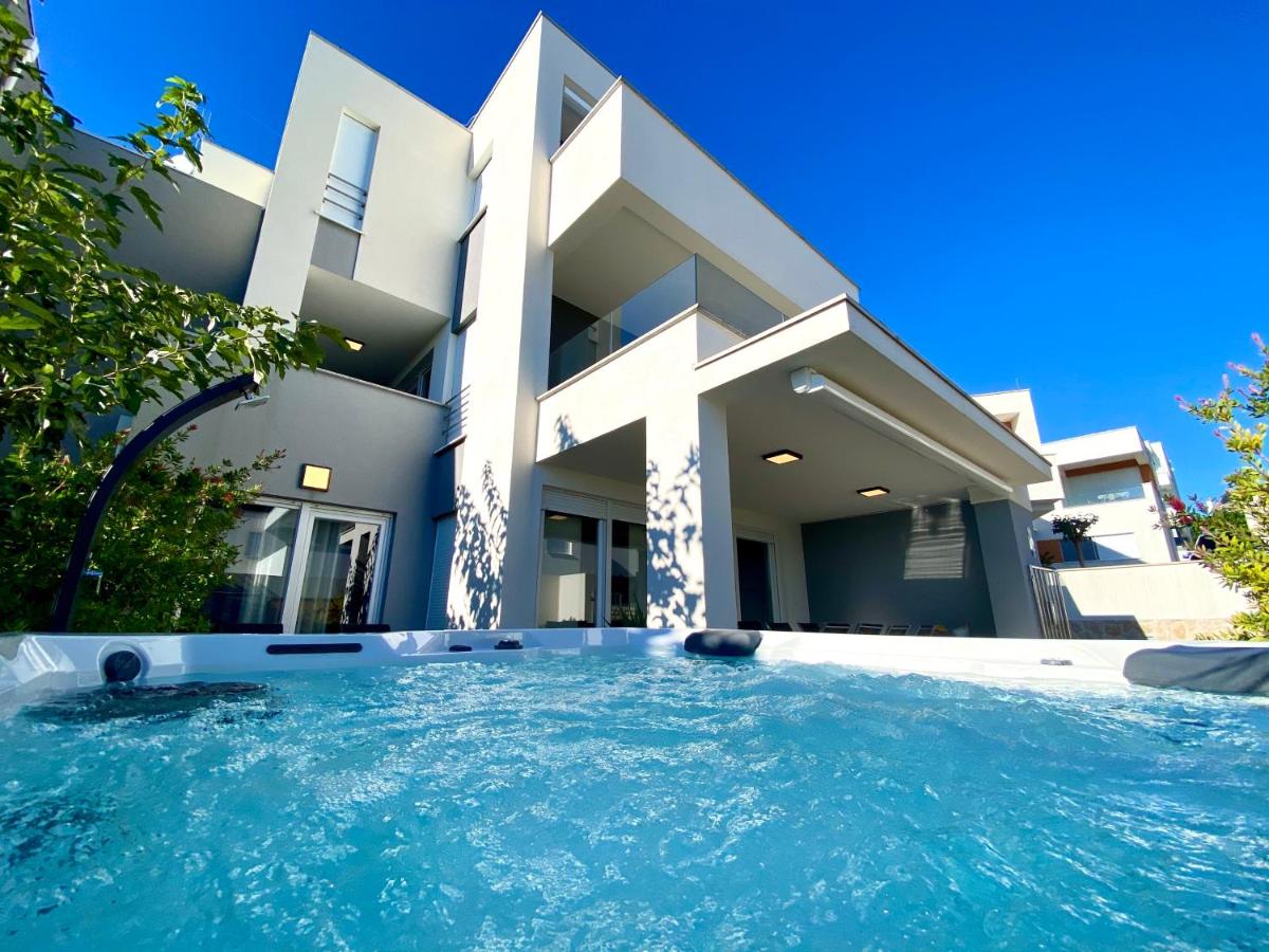 Fantasy View Villa - B&B