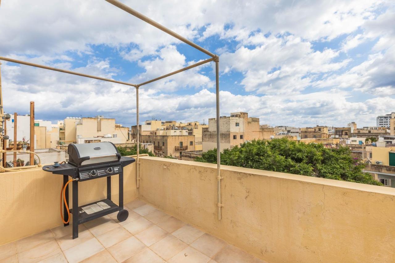 Charming Duplex Apartment in the centre of Sliema - B&B