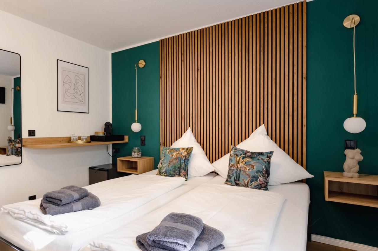 Deluxe Double Room (2 Adults + 1 Child)