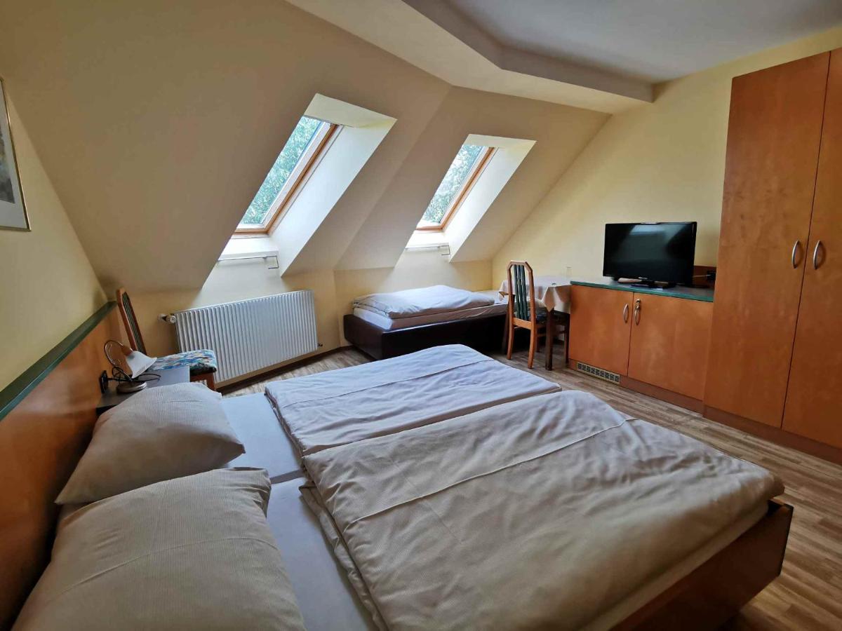 Dreibettzimmer