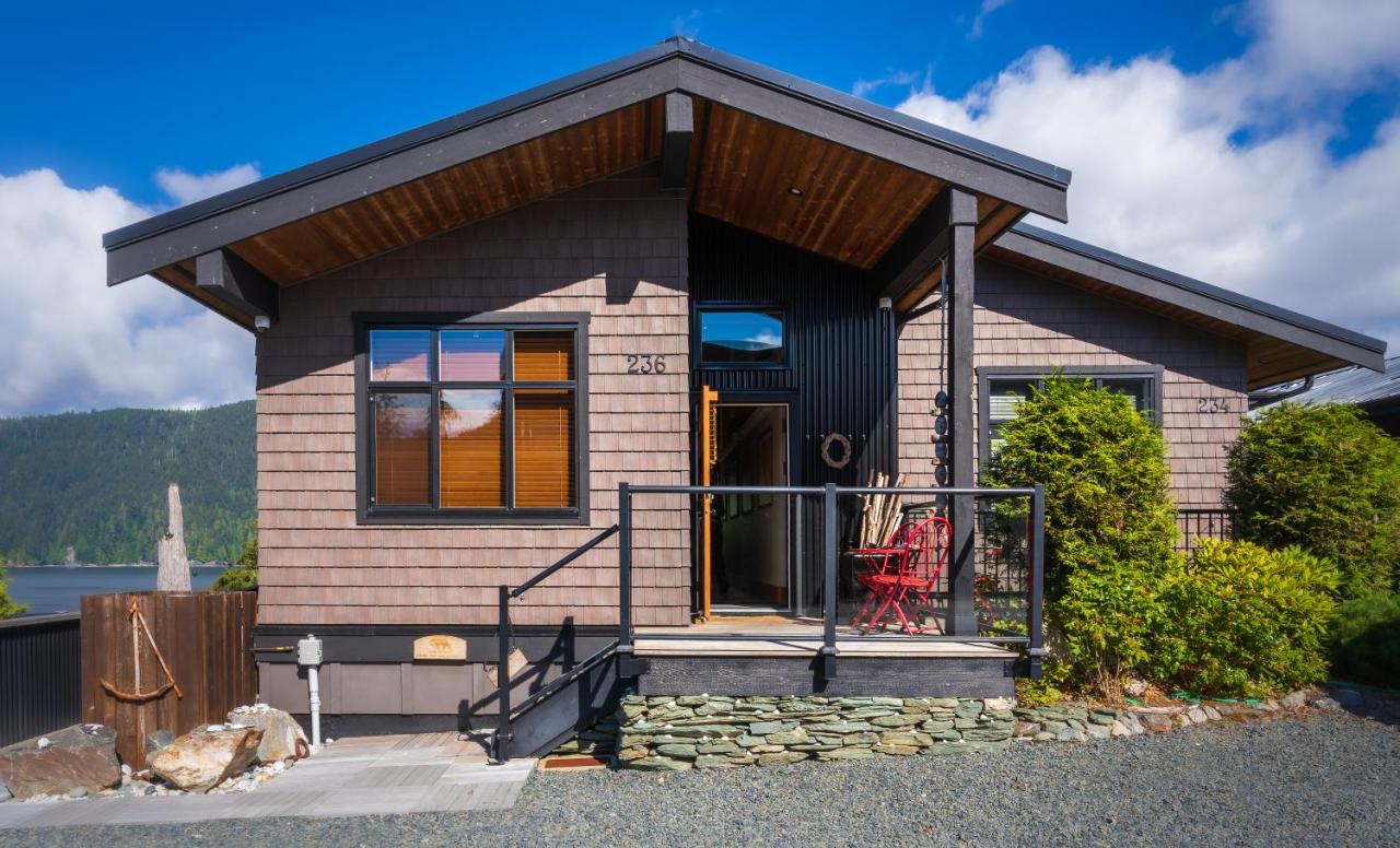Bjørn Holm - B&B Port Renfrew