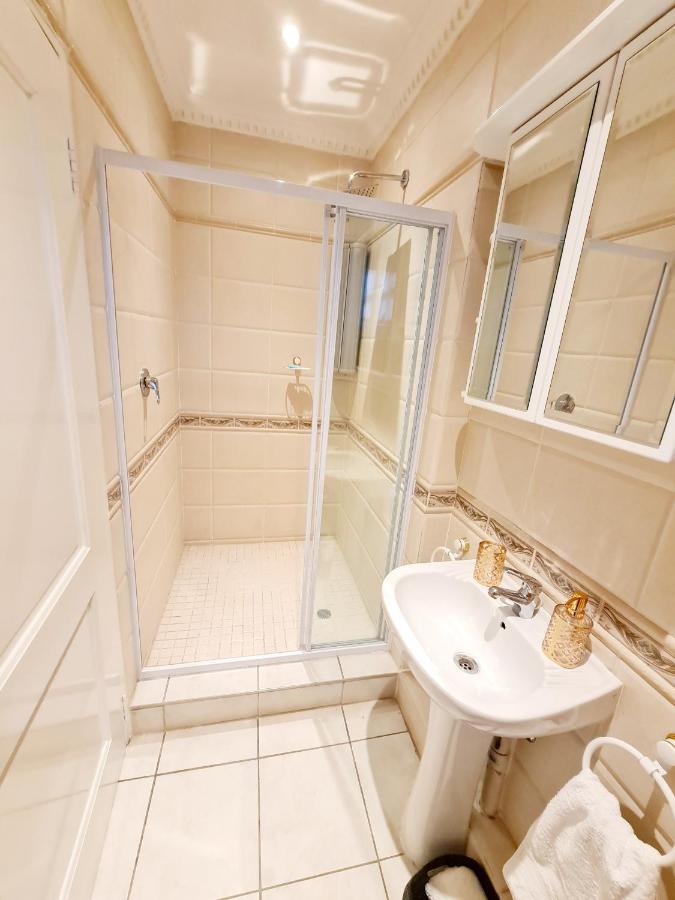 Luxurious Pvt Apartment with a Jaccuzi & Pool - Bed and Breakfast Centane