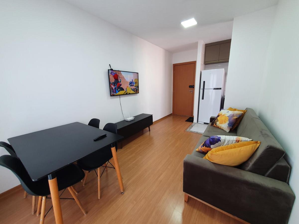 Apto NOVO região Shopping Pantanal/Centro Político - Chambres d’hôtes