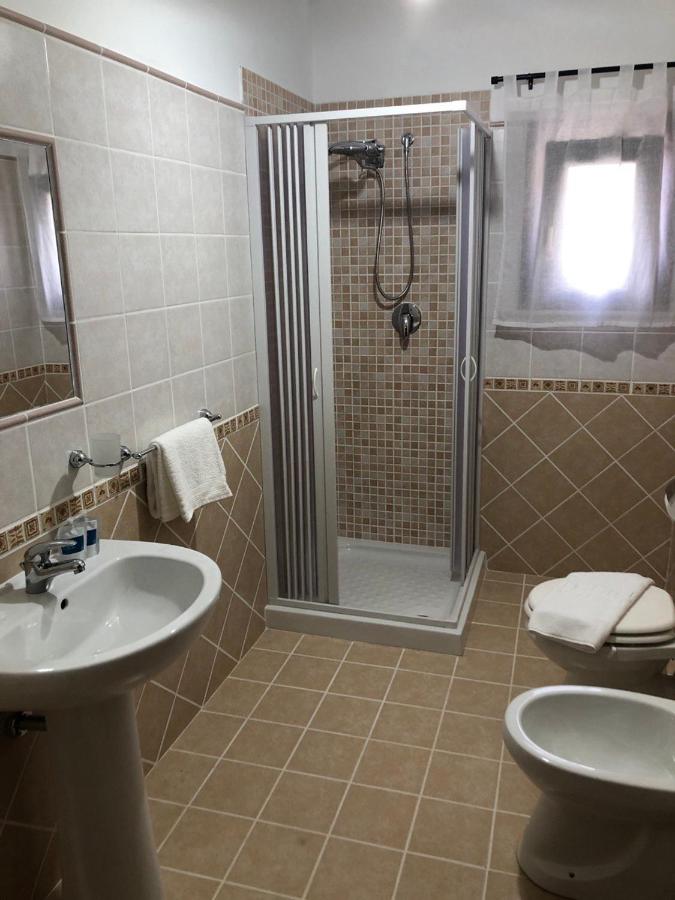 Chambre Double ou Lits Jumeaux avec Salle de Bains Privative