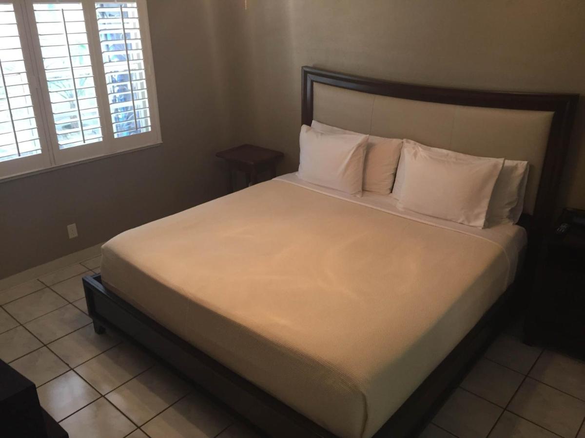 Elite King Suite