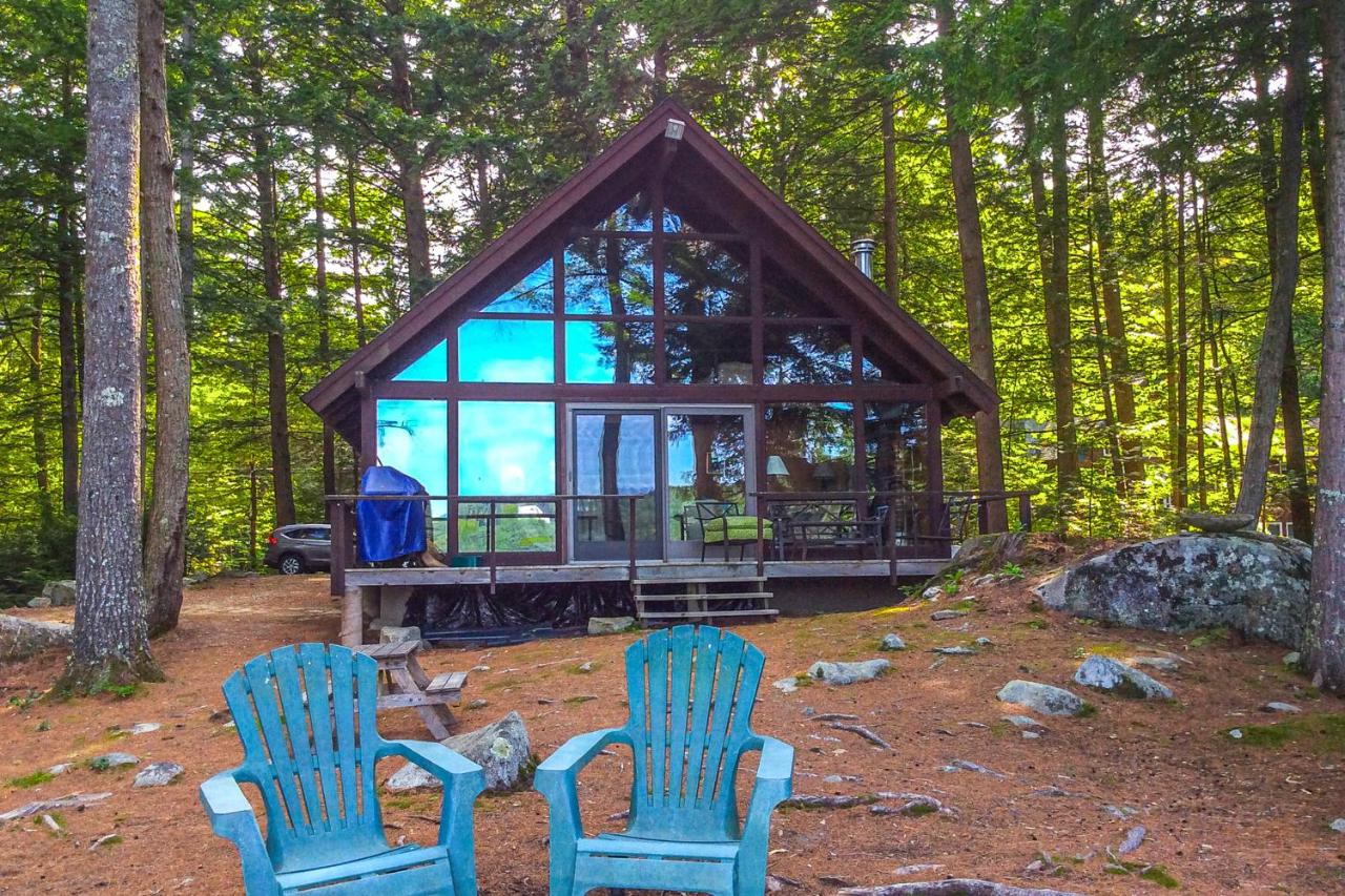 Lake Waukewan Chalet - Bed and Breakfast