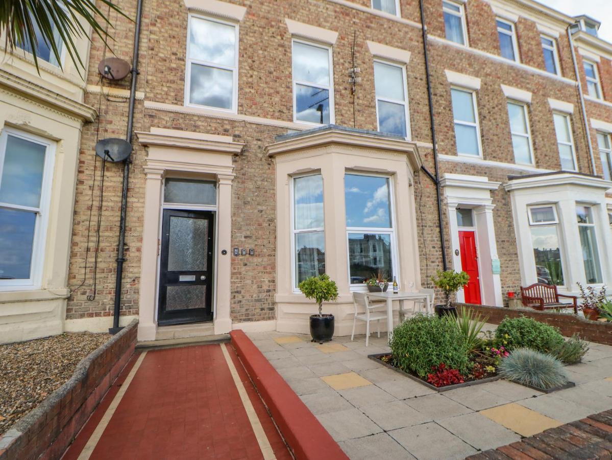 B&B North Shields - Grand Sea View - Bed and Breakfast North Shields