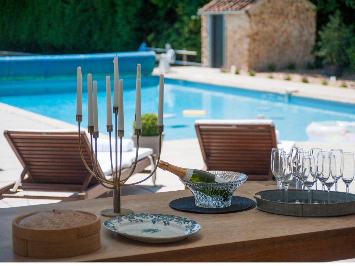 Hall Farmhouse.. dog friendly, large outdoor pool, BBQ and fire pit - B&B Kings Lynn