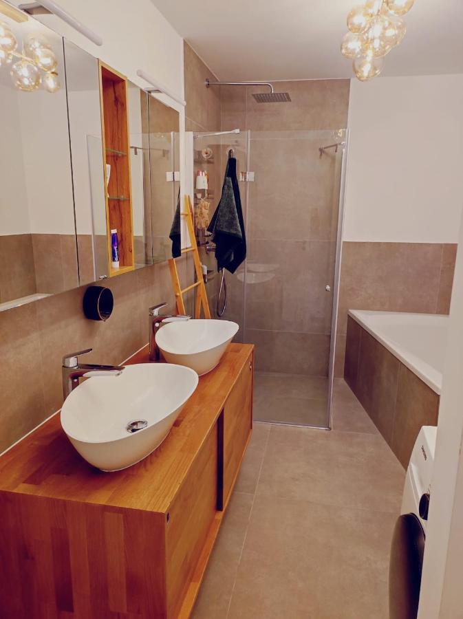 Deluxe Double or Twin Room with Shared Bathroom