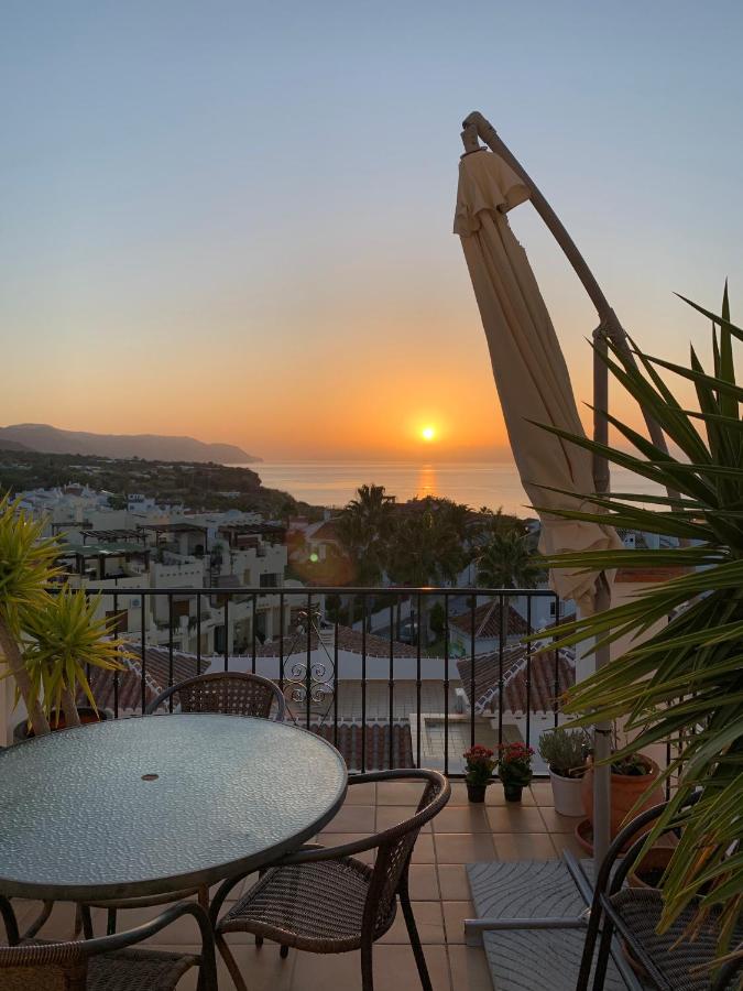 Playa Burriana, Stor terass, havsutsikt, pool - Chambres d’hôtes Nerja