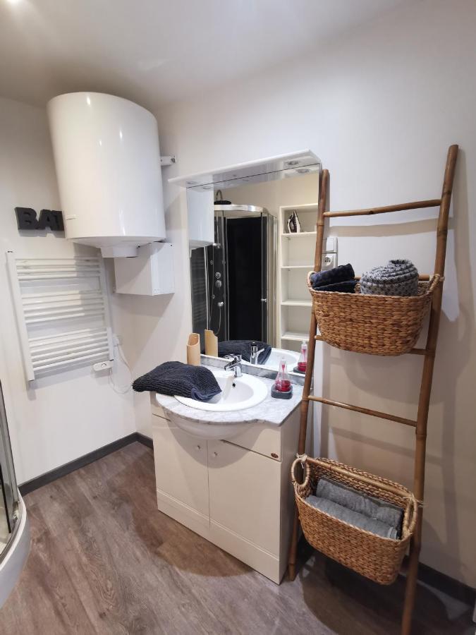 Studio centre ville de la Bourboule refait neuf octobre 2022 - B&B La Bourboule