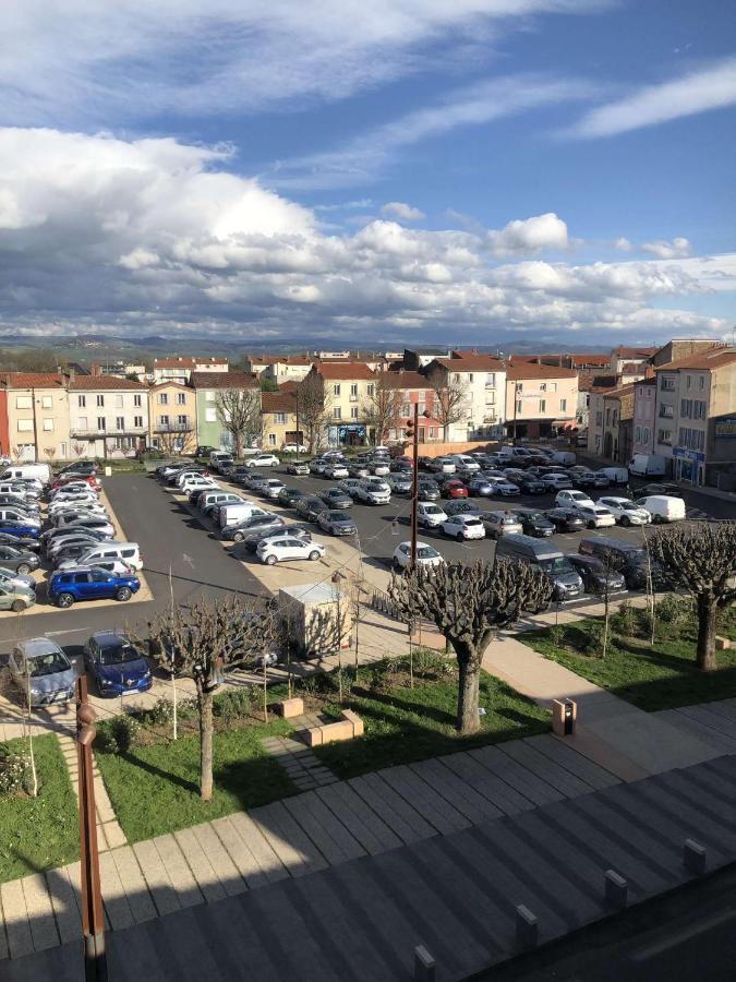 Appartement F2 centre-ville ISSOIRE avec jolie vue - B&B