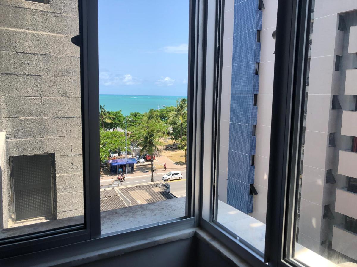 lindo apartamento de frente para à praia de pajuçara - B&B