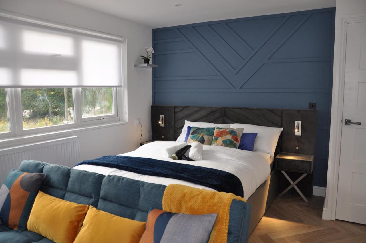 B&B Milton Keynes - Luxury Studio- MK central- 5 MINS DRIVE TO TRAIN STATION-DIRECT TRAINS TO LONDON, BIRMINGHAM - Bed and Breakfast Milton Keynes