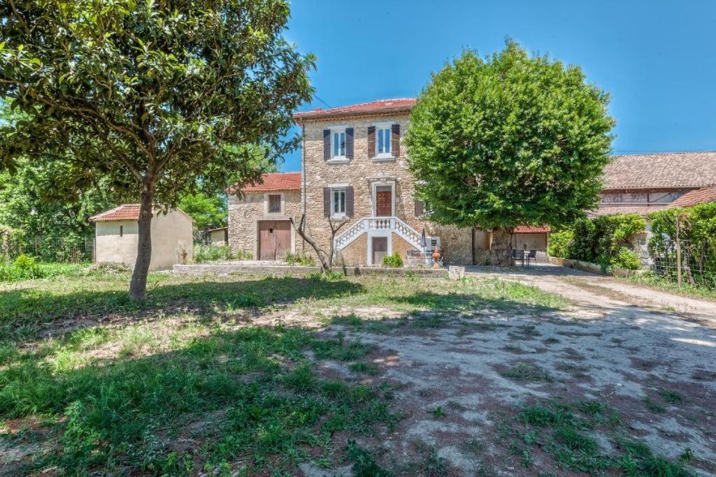 L'Ardeche en Provence avec jardin ombragé - B&B