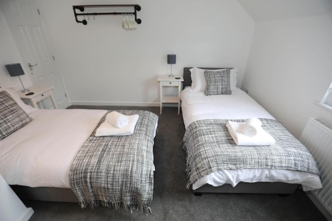 Exmouth - Apartment 2, Strand House - Modern 2 Bedroom Apartment, Perfect Location For Access To Beach & Town Centre - Sleeps 6 Guests - NO Parking - Hosted By RENTMYHOUSE - Chambres d'hôtes Exmouth