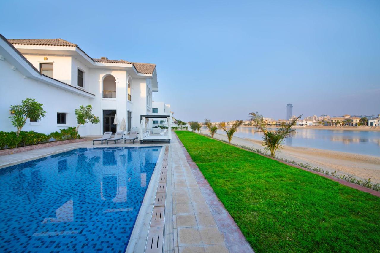 B&B Dubai - Maison Privee - Luxury Villa with Dramatic View Private Beach & Pool - Bed and Breakfast Dubai