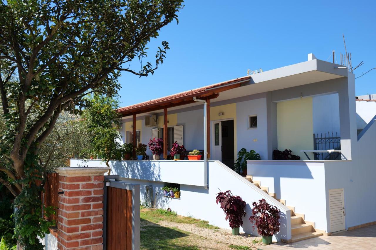 Stela Apartments - Bed and Breakfast