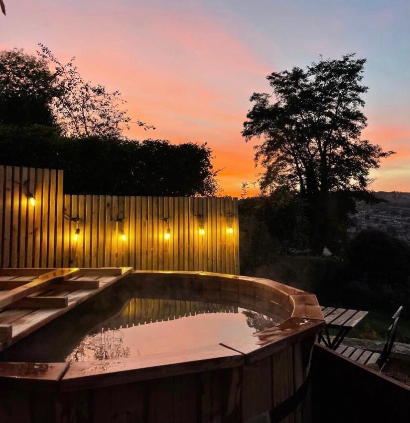 B&B Bath - Secluded lodge with spectacular views and hot tub! - Bed and Breakfast Bath