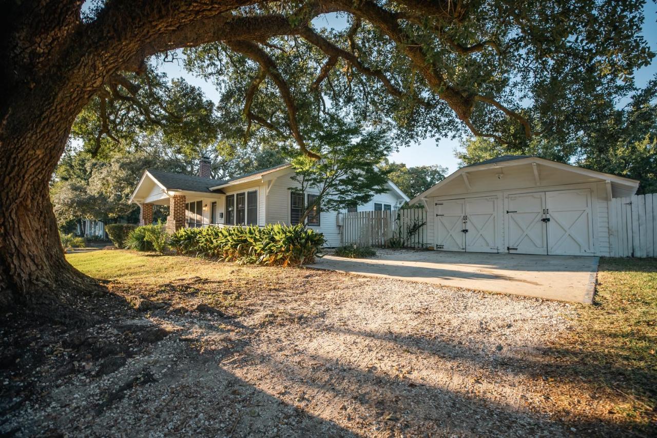 Gulf Coast Craftsman - Cozy, Charming & Central! - B&B