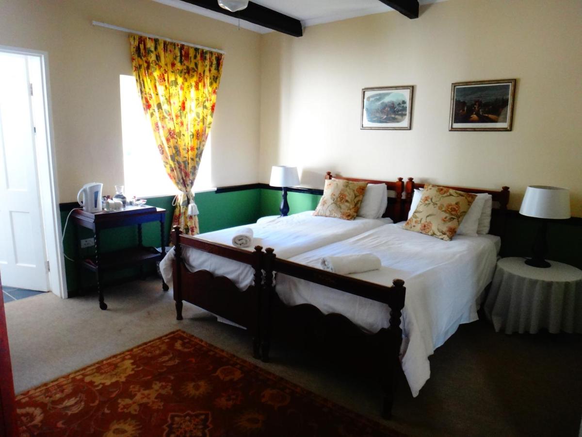 Twin Room with Private Bathroom
