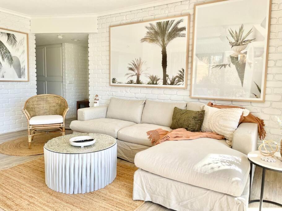 Surf Haven opposite Clarkes Beach pool walk to CBD - Ferienwohnung Byron Bay