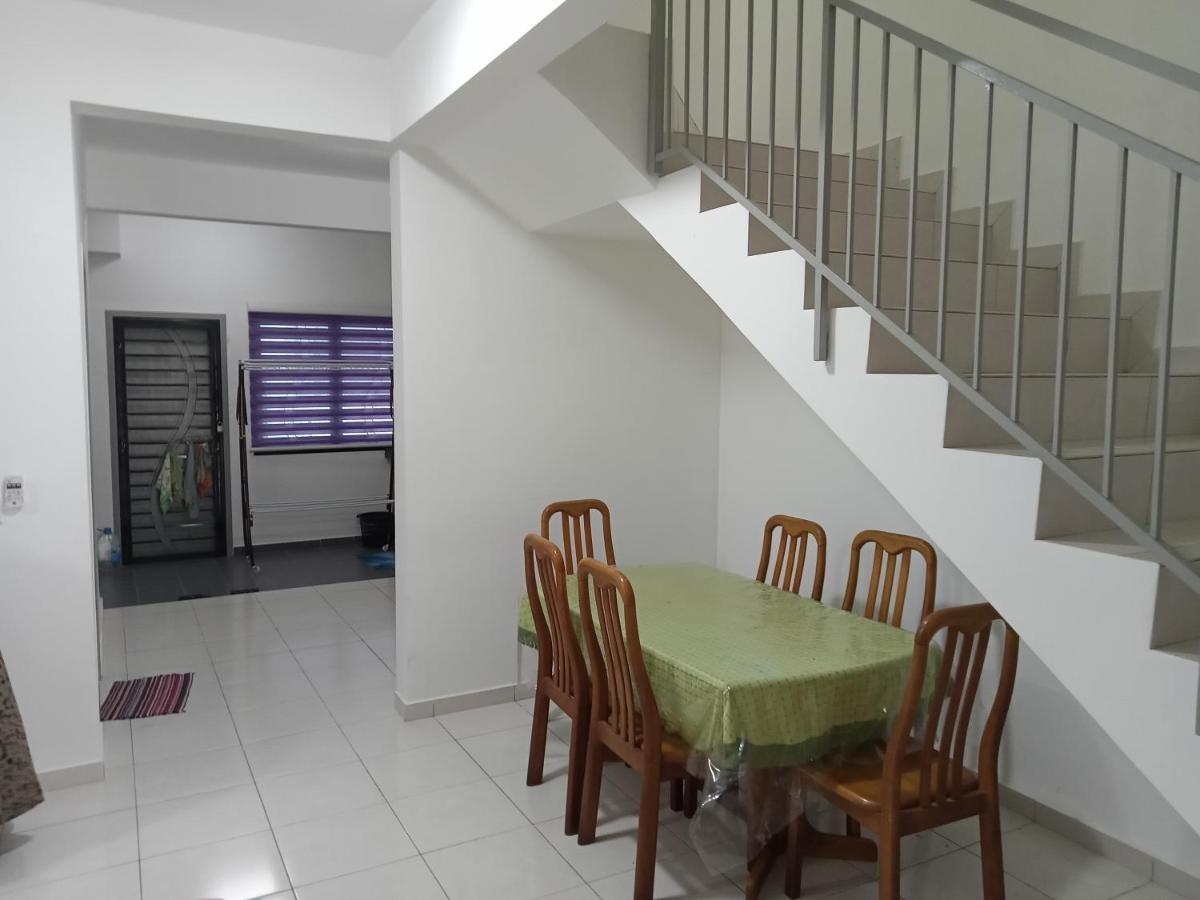 B&B Bandar Puncak Alam - Homestay UmahMak - Bed and Breakfast Bandar Puncak Alam