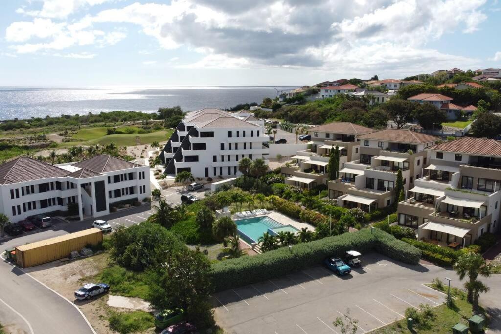 The beach House- 1Room Apartment at Blue Bay resort - Bed and Breakfast