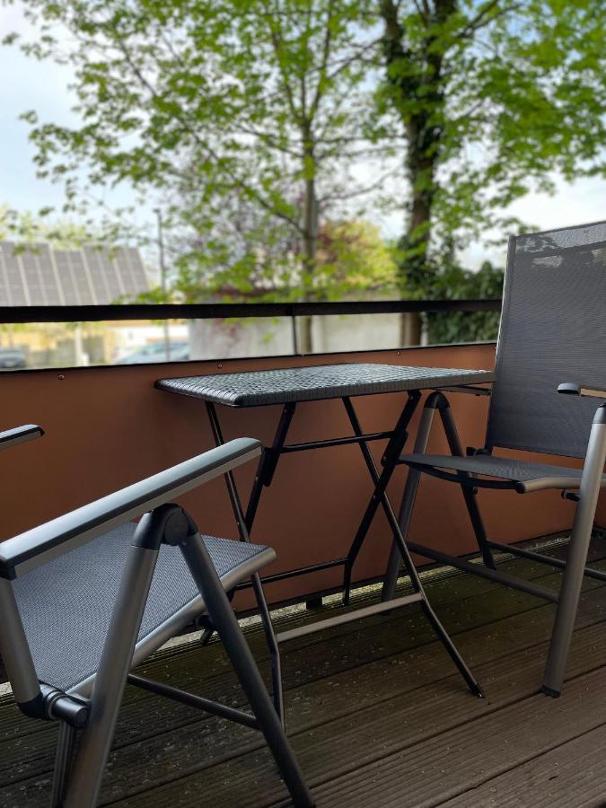 Moderne 3 Raum Altbau ETW bis 4 Gäste, Nähe Staatstheater, Parkplatz, Netflix, Vollausstattung - Chambres d'hôtes Cottbus