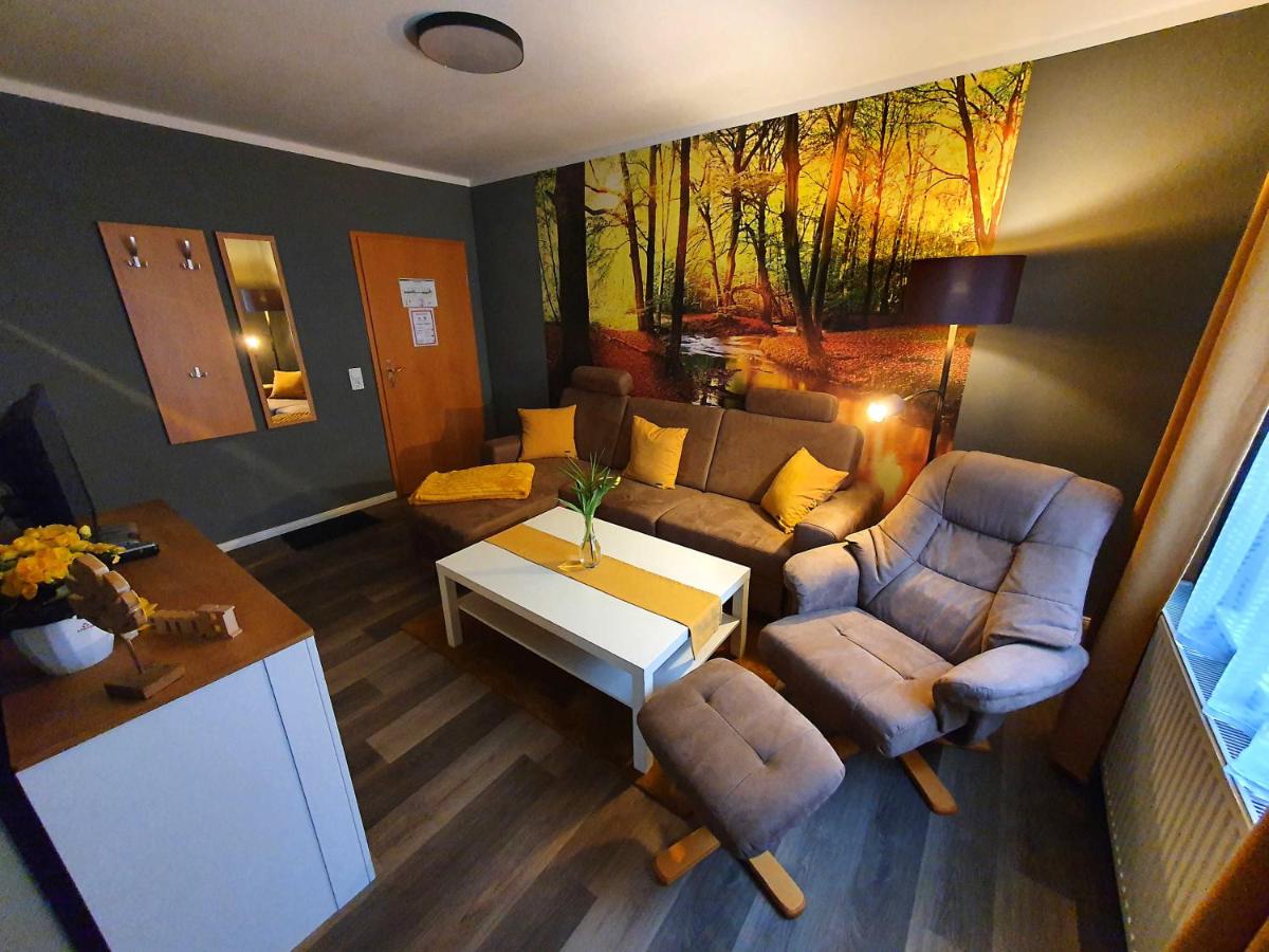 Dreibettzimmer mit Dusche
