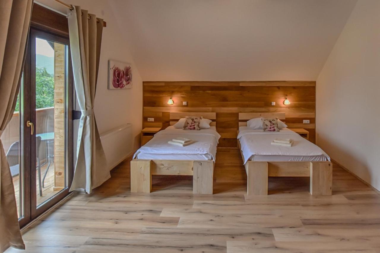 Großes Zweibettzimmer