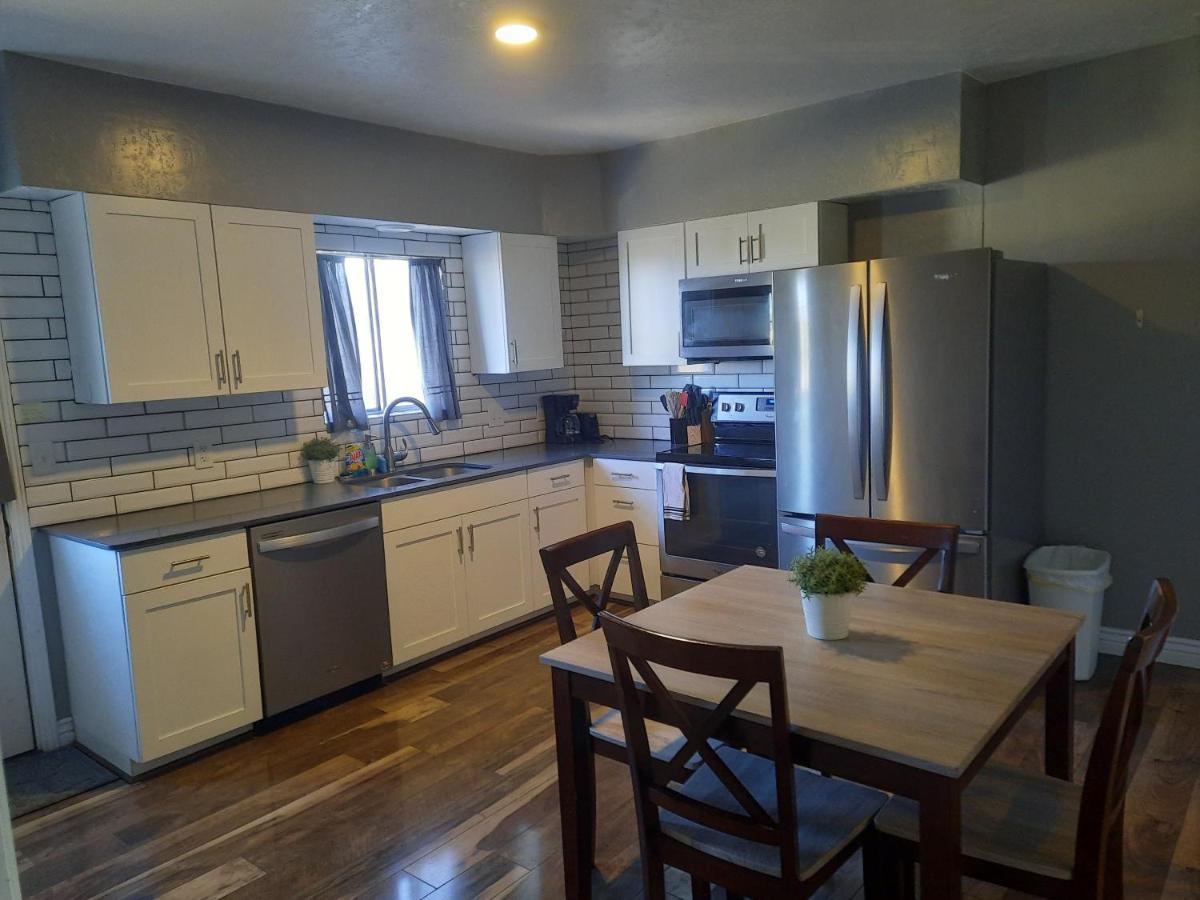Downtown Bungalow- 2 bedroom - B&B