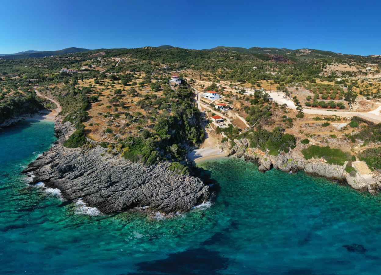 Mikro Nisi Studios & Apartments - Chambres d’hôtes