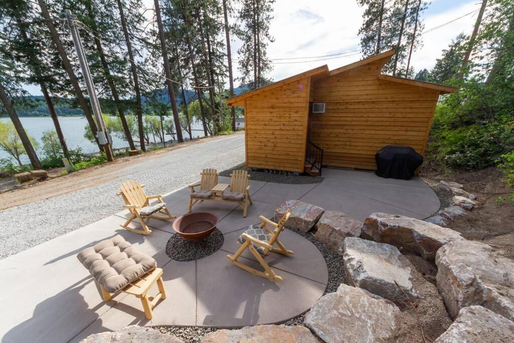 Cozy Duplex Unit - Beautiful Lake Views! - B&B