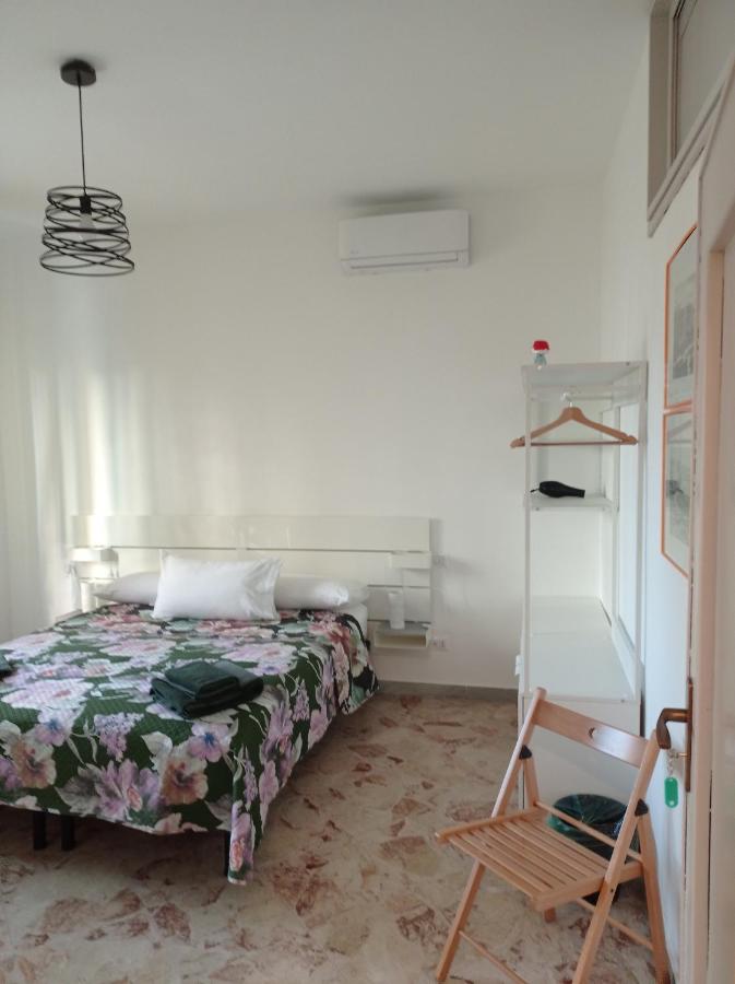 Chambre Double ou Lits Jumeaux avec Salle de Bains