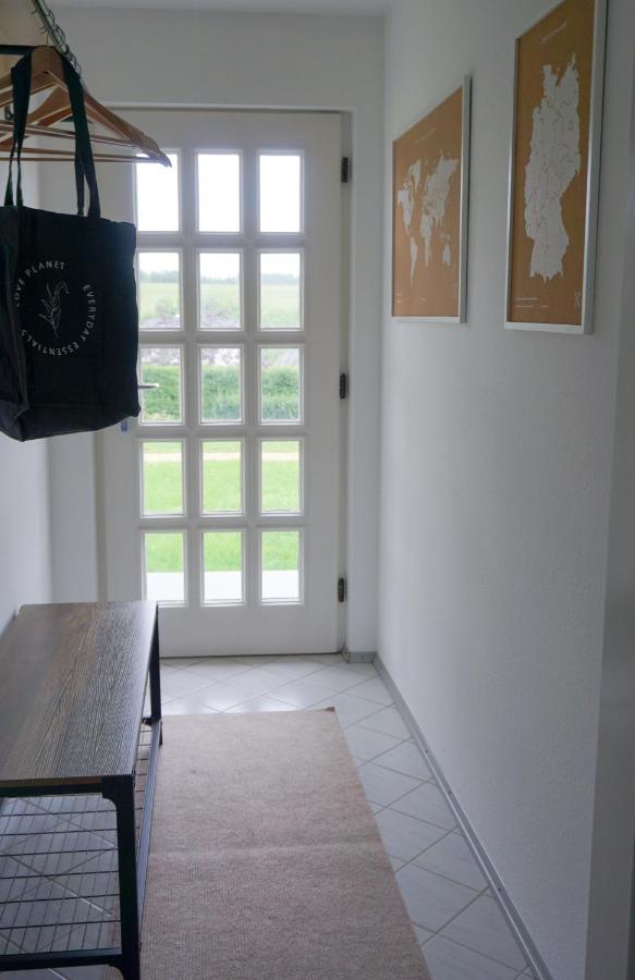 Schöne Wohnung mit Terrasse & Blick ins Grüne - B&B
