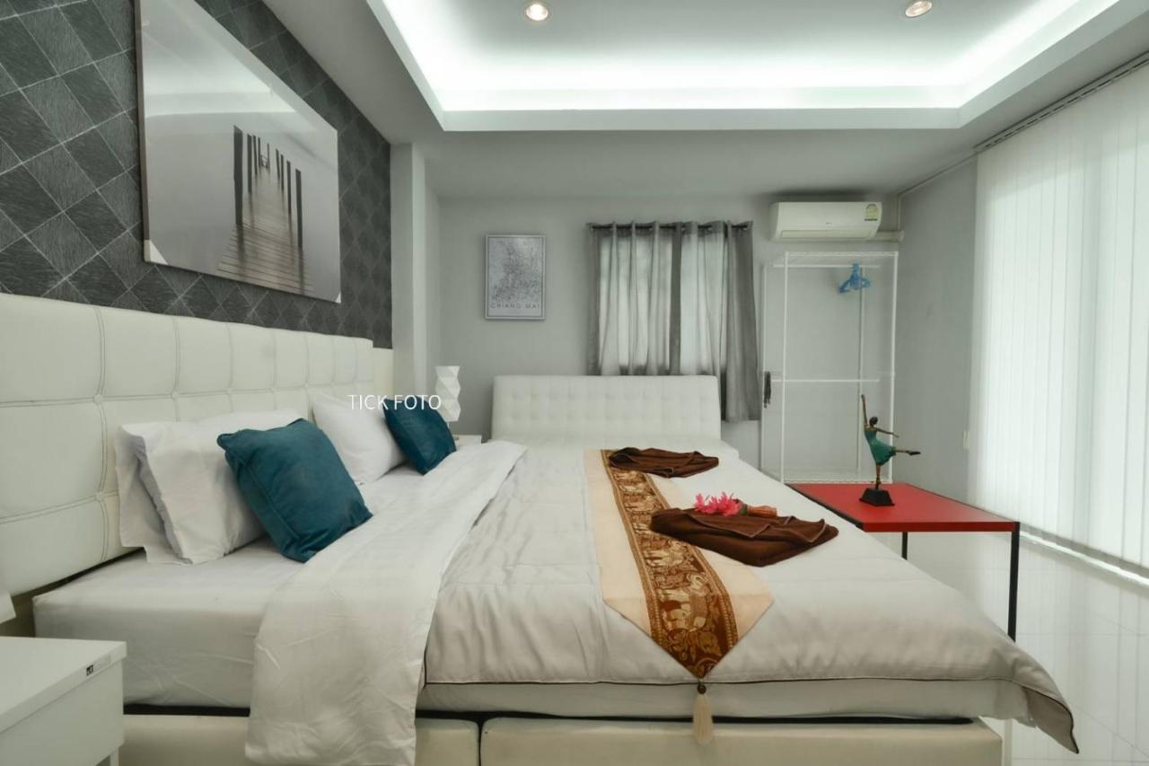 Studio met Kingsize Bed en Slaapbank 
