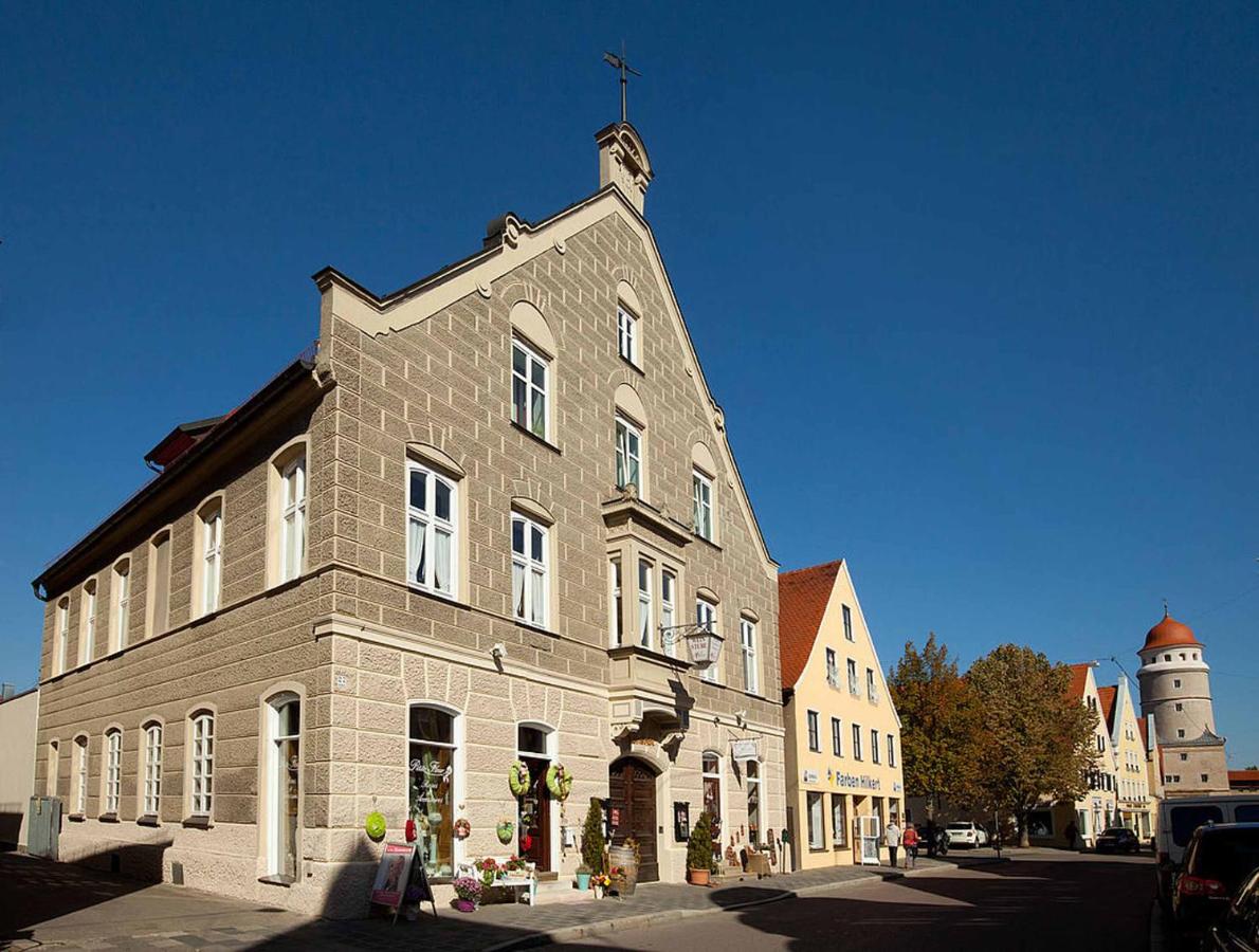 B&B Nördlingen - Weinstube Sinas Brettl - Bed and Breakfast Nördlingen