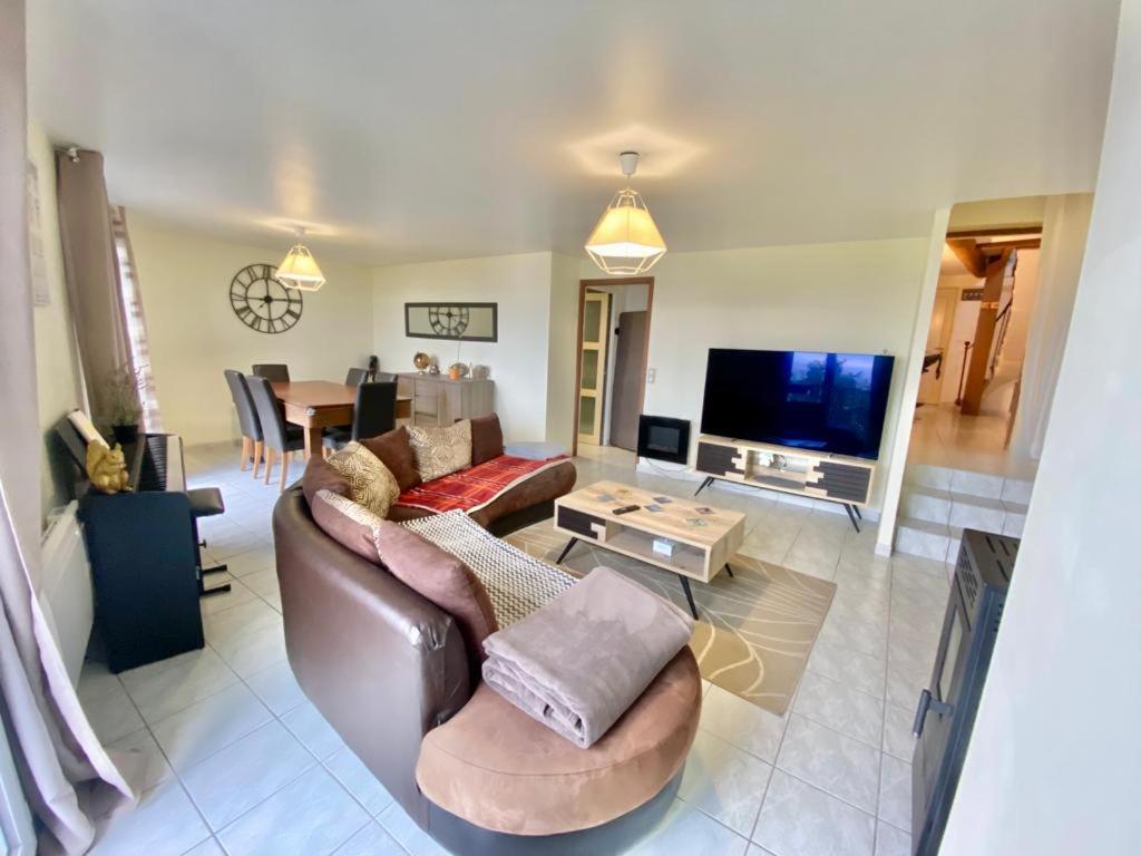 Agréable maison de ville dans petit village auvergnat - Chambres d’hôtes