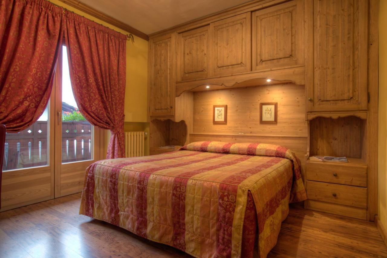 Suite with Balcony (2 Adults)